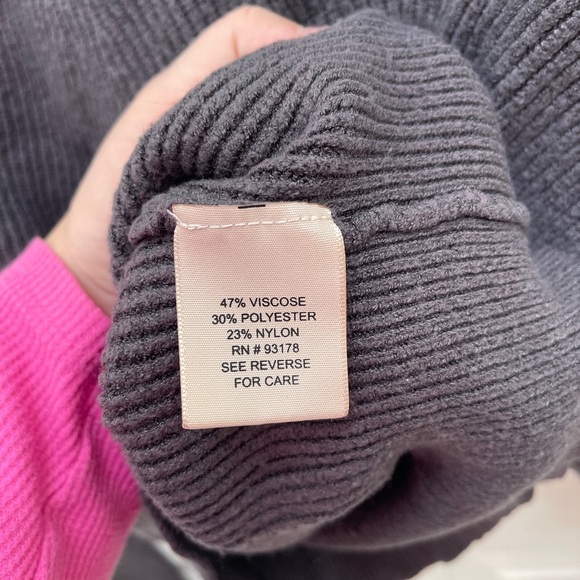 Philosophy Sweater - Picture 3 of 5